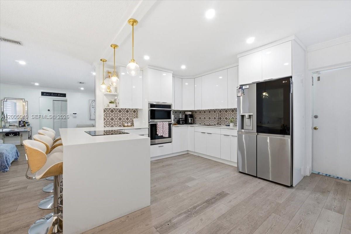 HALLANDALE - Residential