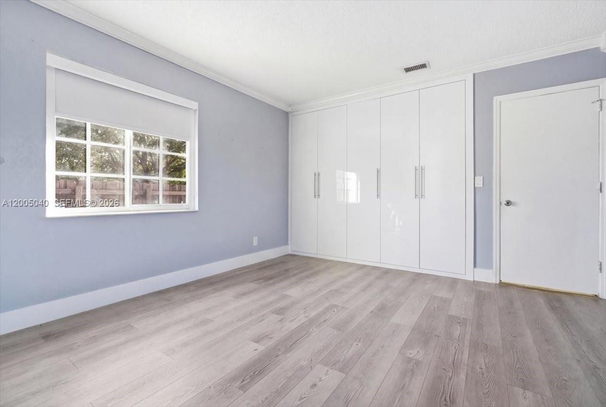 HALLANDALE - Residential