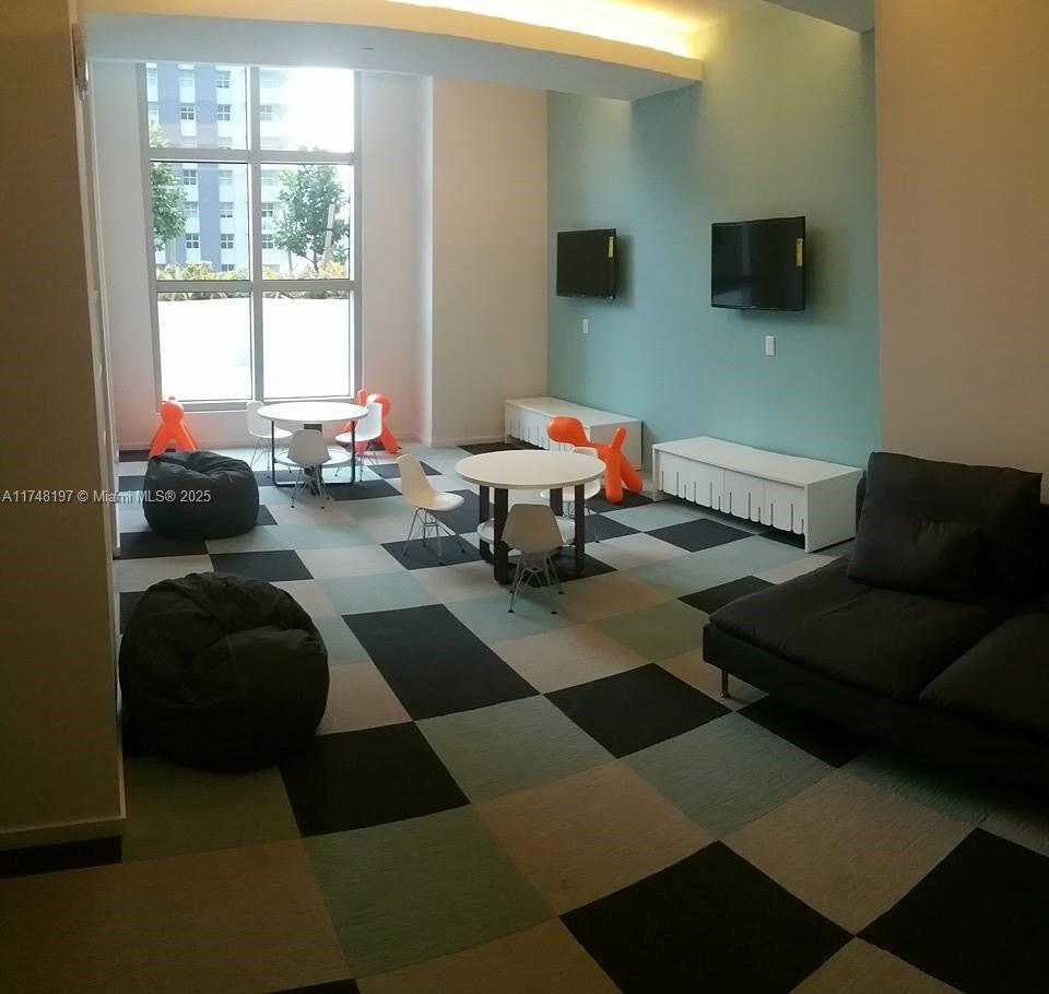 1100 MILLECENTO RESIDENCE - Residential Lease