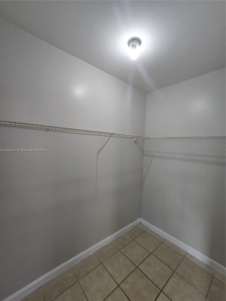 CENTRAL COMML HOMESTEAD - Residential Lease