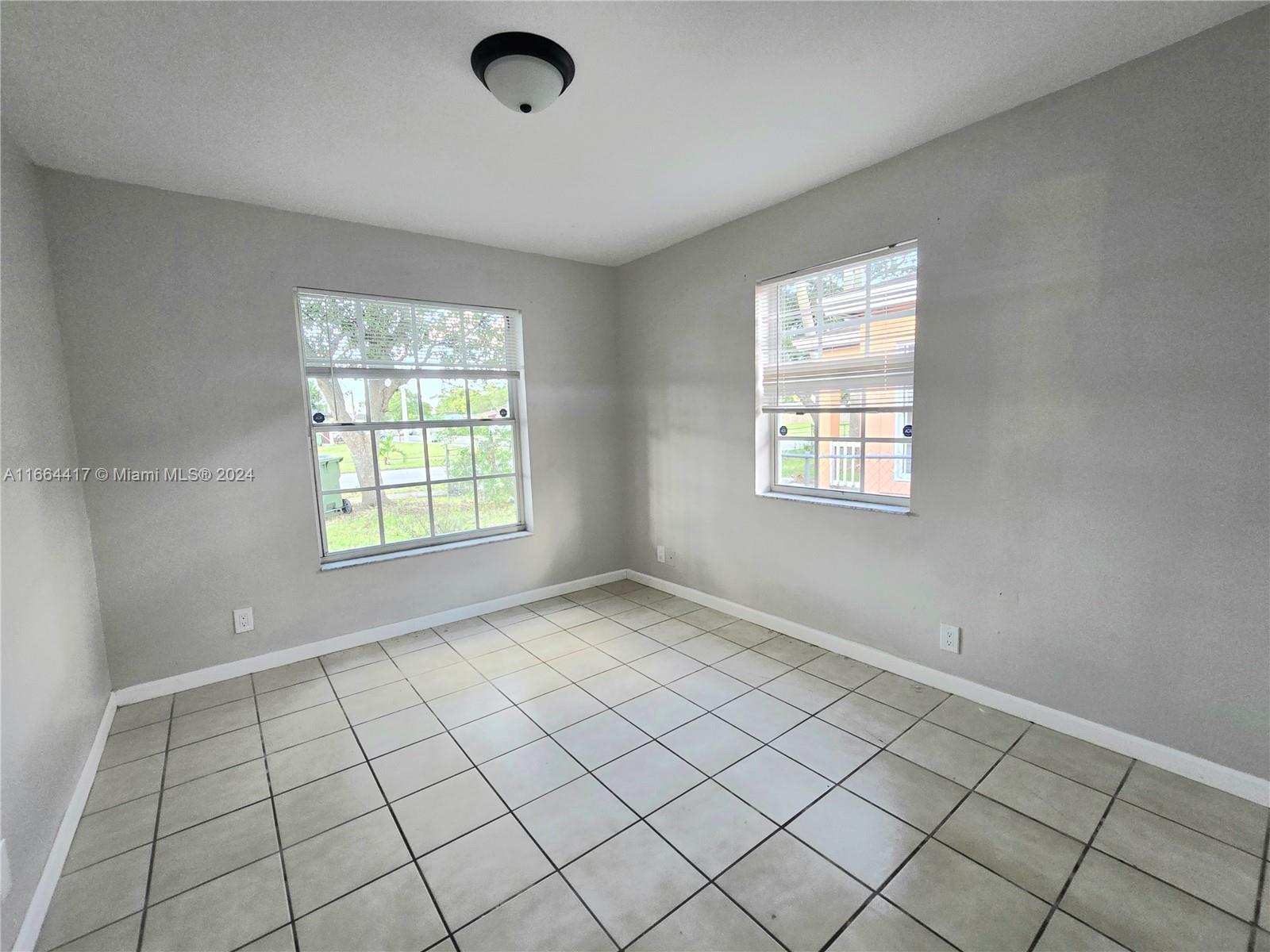 CENTRAL COMML HOMESTEAD - Residential Lease
