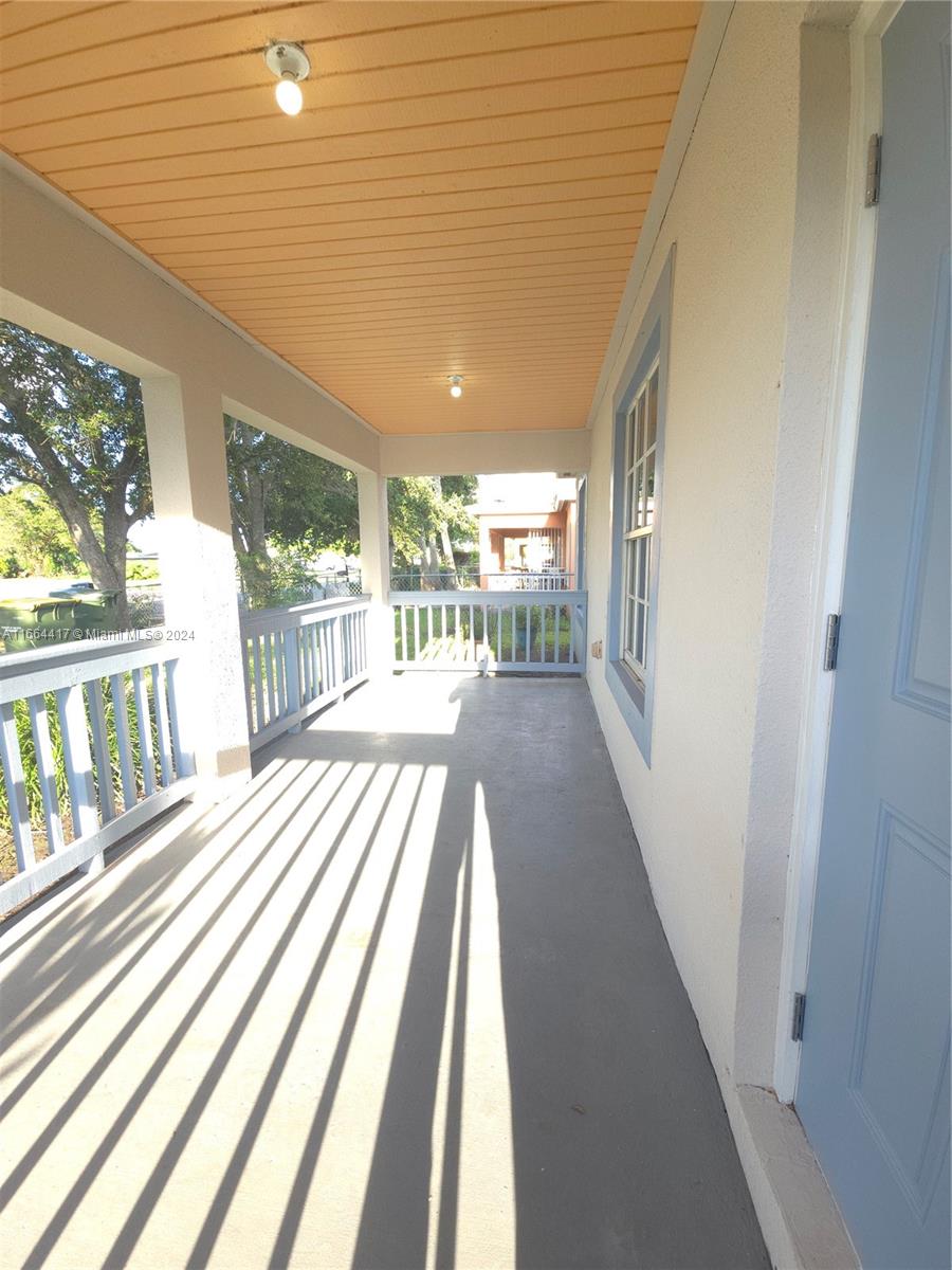 CENTRAL COMML HOMESTEAD - Residential Lease
