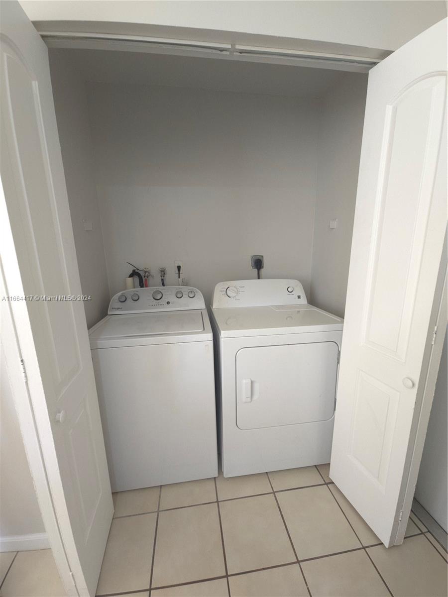 CENTRAL COMML HOMESTEAD - Residential Lease