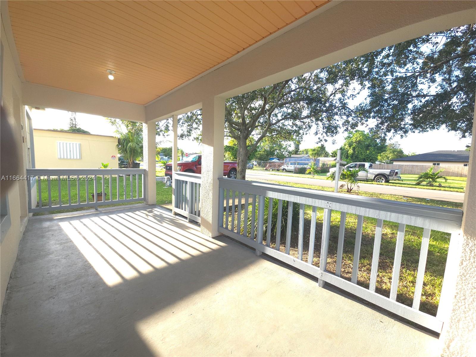 CENTRAL COMML HOMESTEAD - Residential Lease
