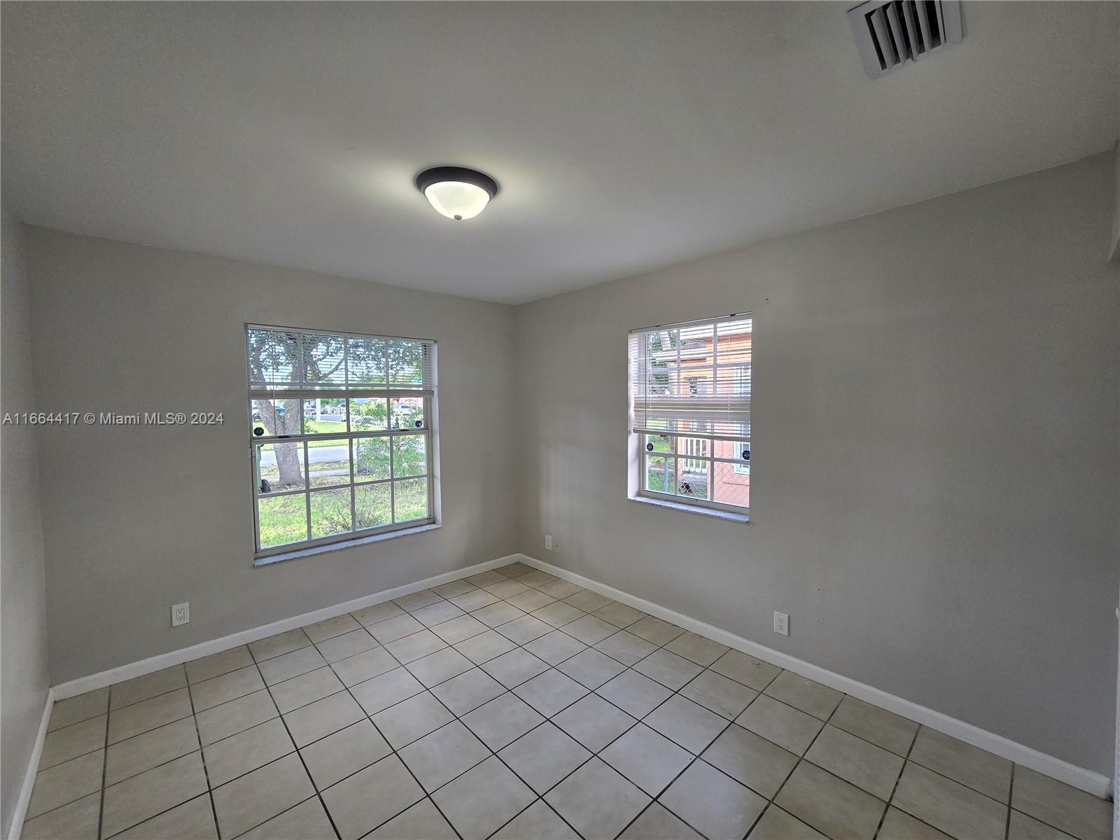 CENTRAL COMML HOMESTEAD - Residential Lease