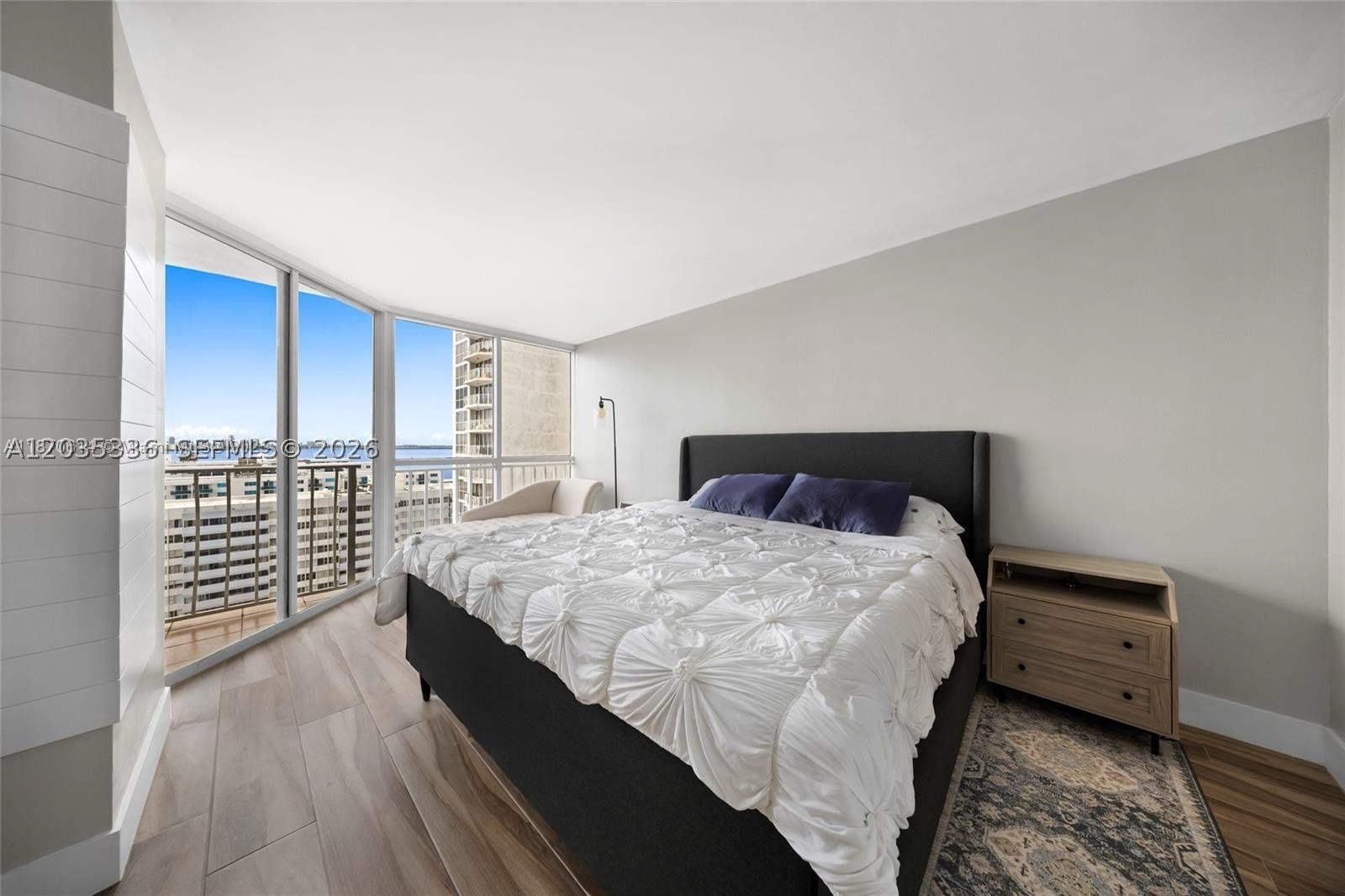 THE GRANDVIEW PALACE COND - Residential
