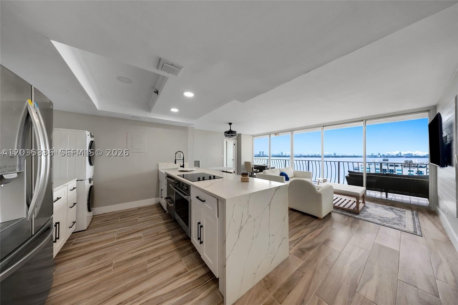 THE GRANDVIEW PALACE COND - Residential