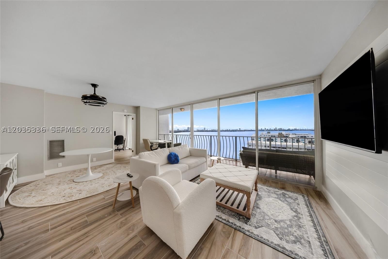 THE GRANDVIEW PALACE COND - Residential