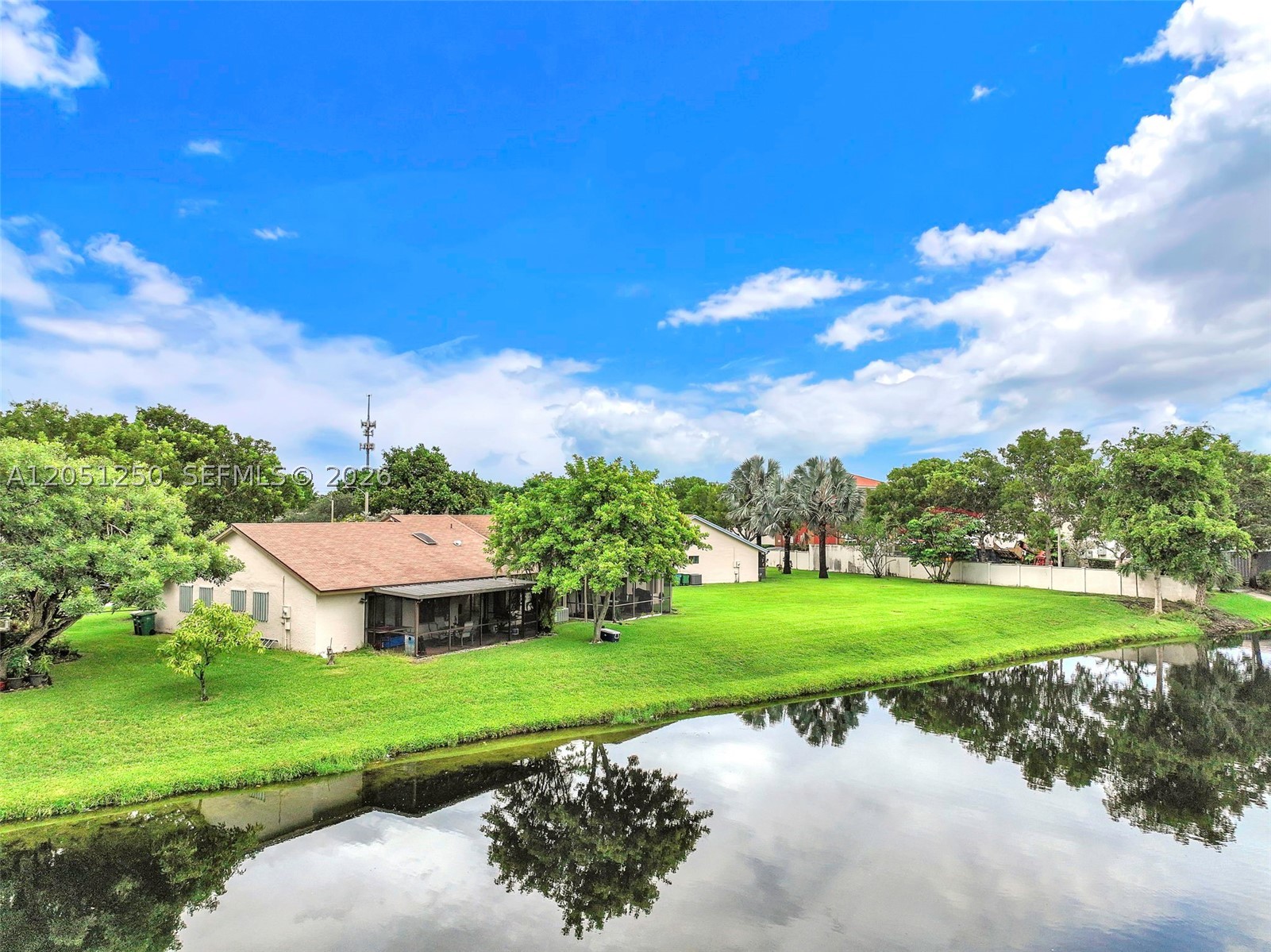 WATERSIDE - Residential