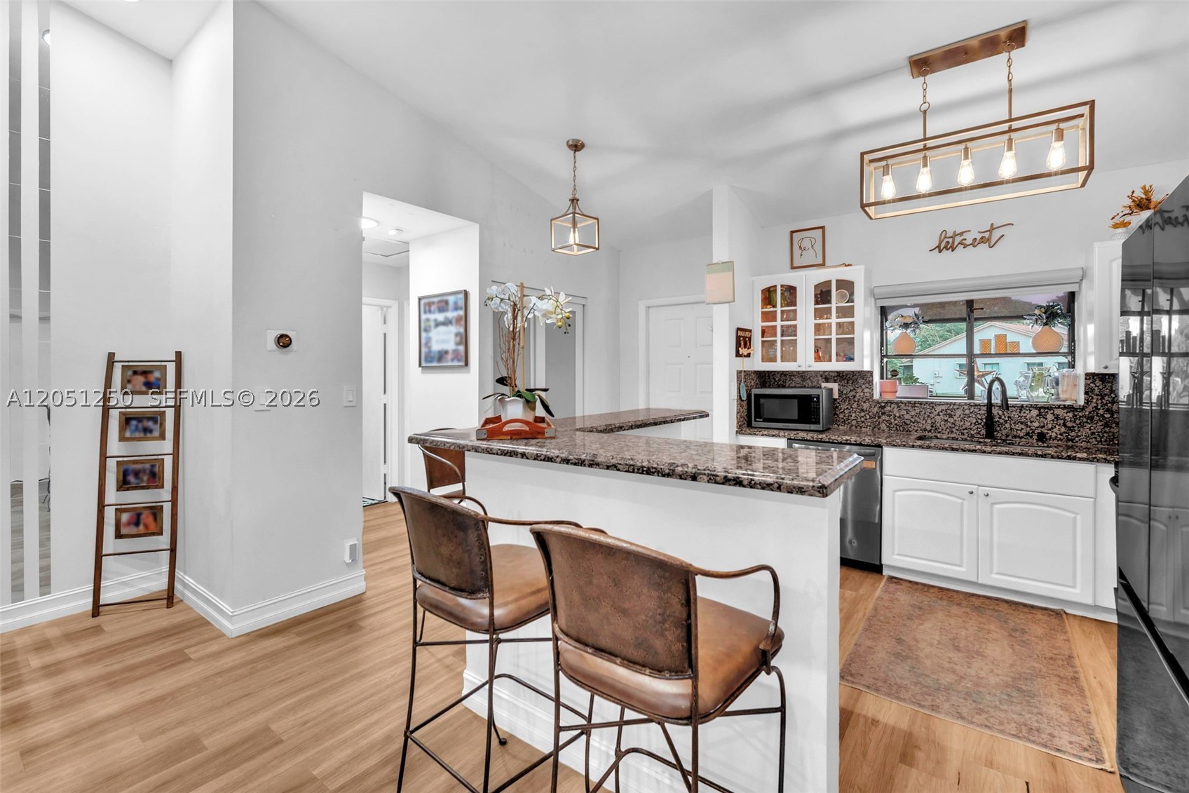 WATERSIDE - Residential