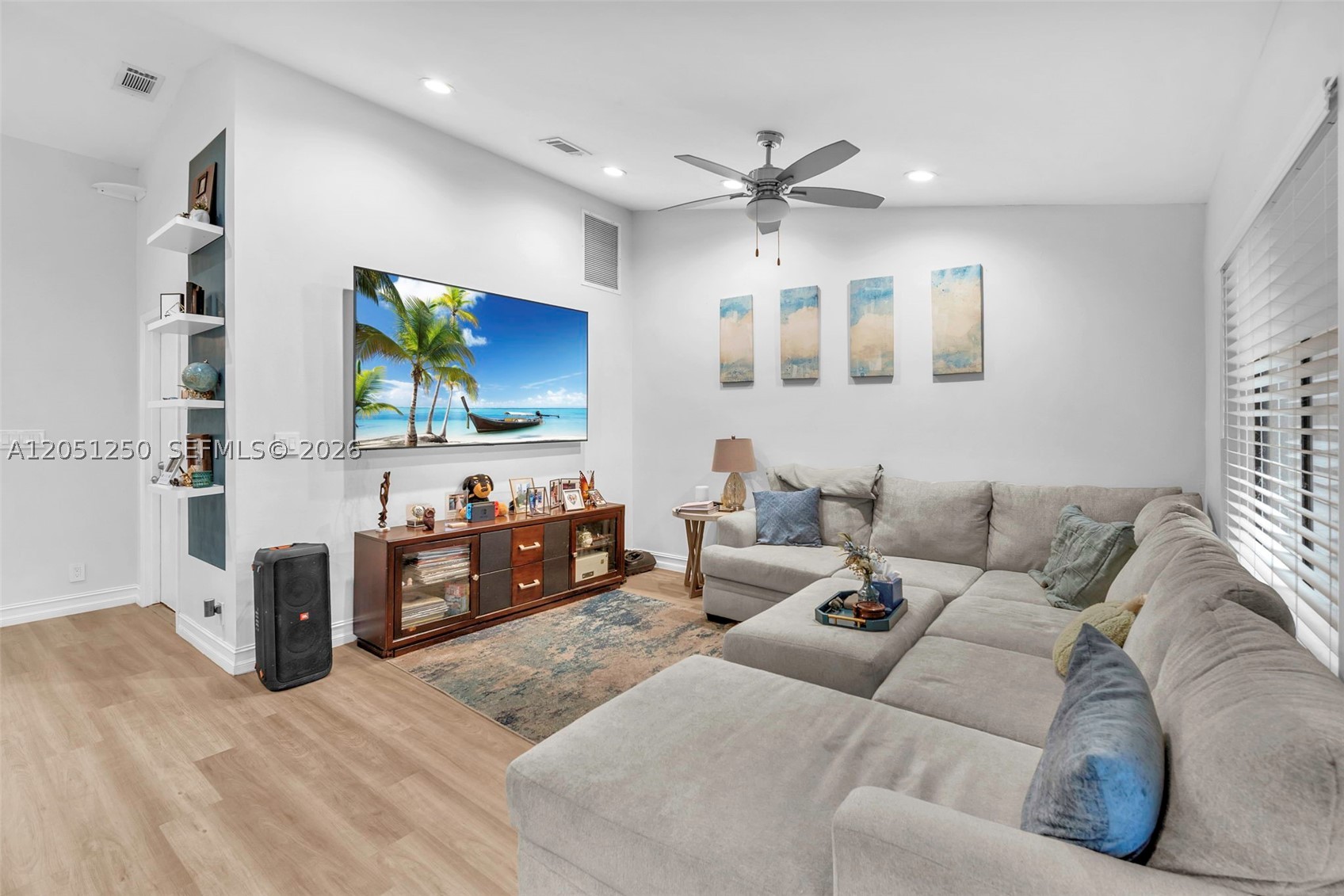 WATERSIDE - Residential