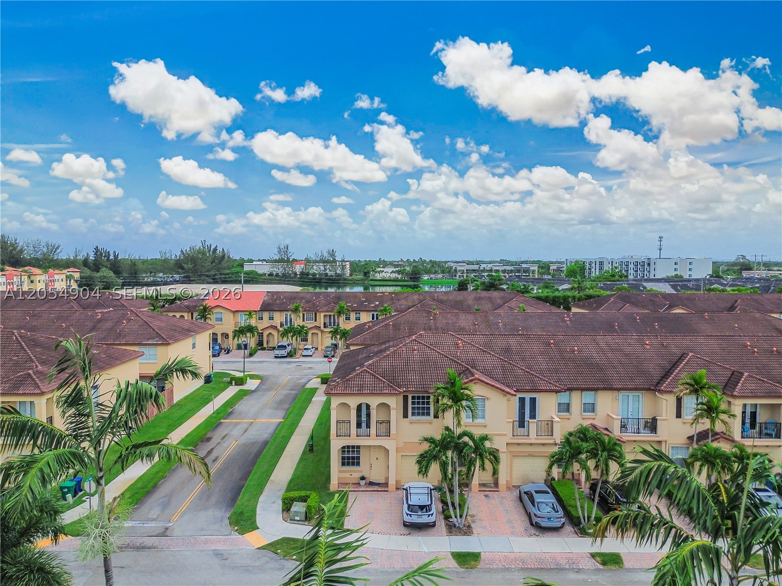 COURTS AT TUSCANY - Residential