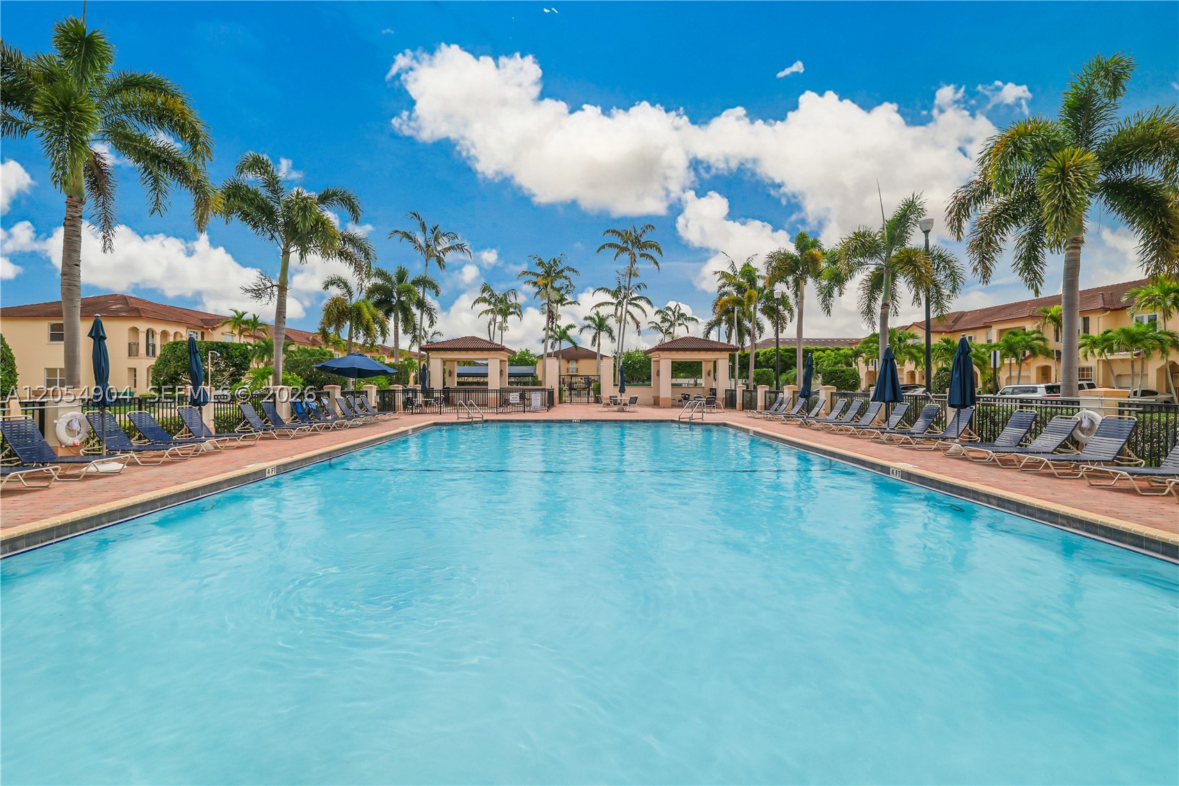 COURTS AT TUSCANY - Residential