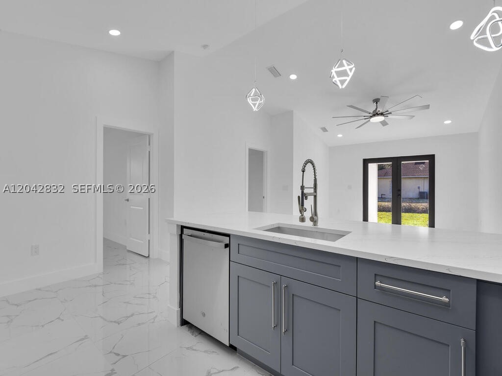 LEHIGH ESTATES - Residential Income