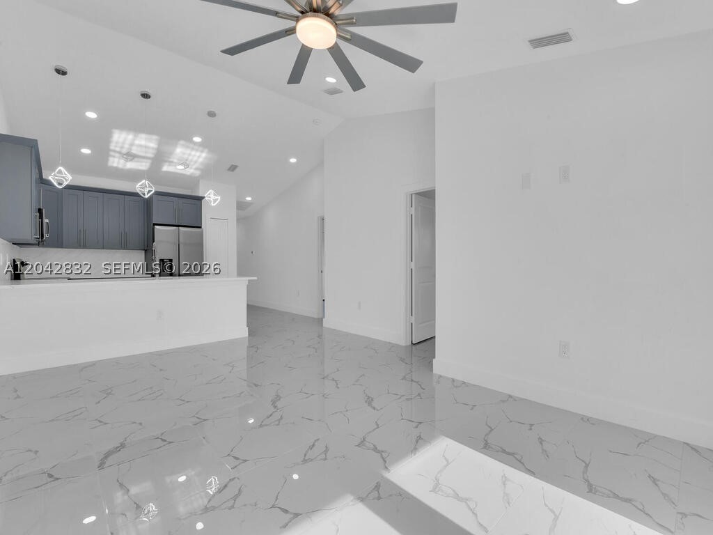 LEHIGH ESTATES - Residential Income