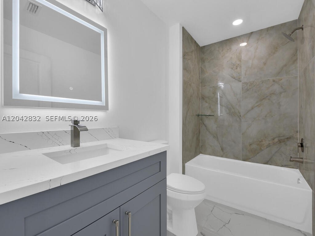 LEHIGH ESTATES - Residential Income