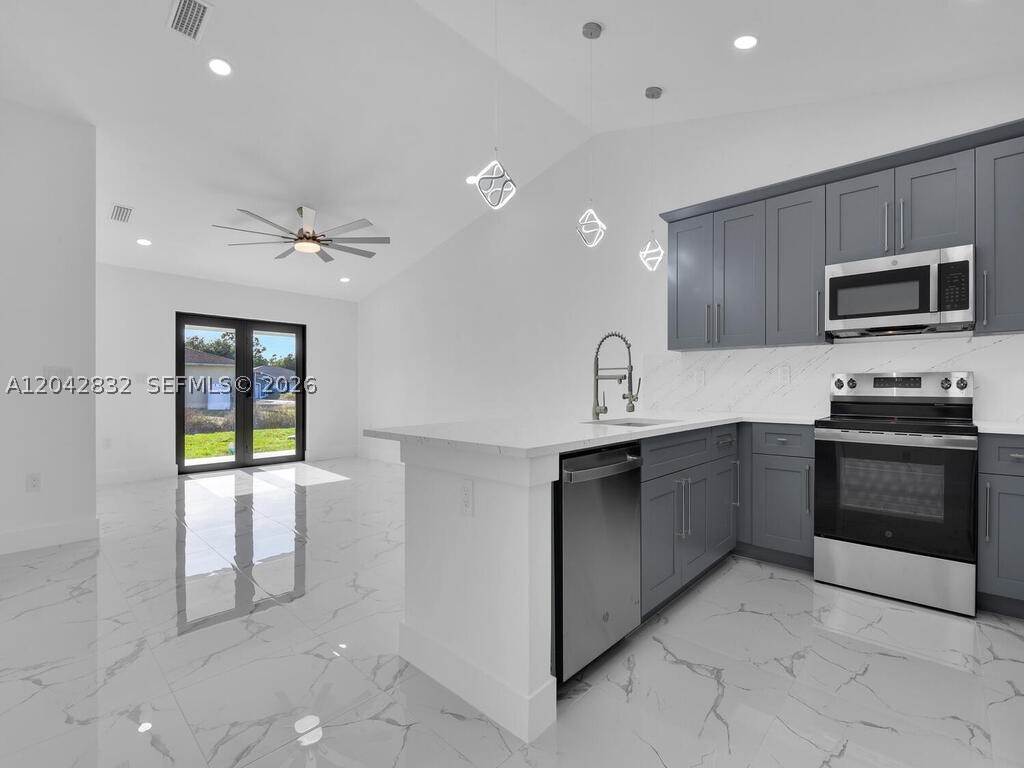 LEHIGH ESTATES - Residential Income