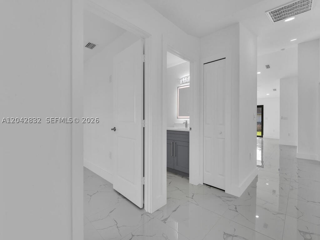 LEHIGH ESTATES - Residential Income