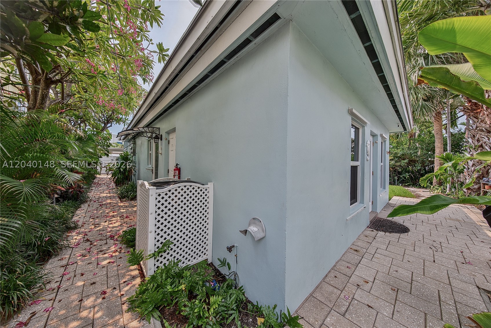 LAUDERDALE BY THE SEA - Residential Income
