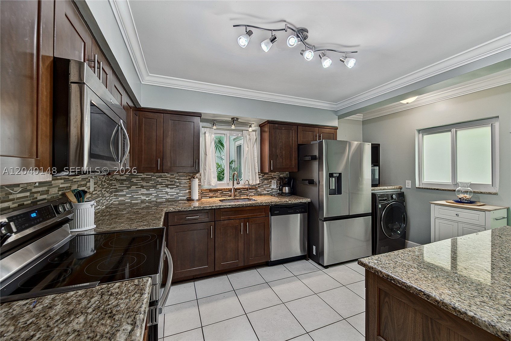 LAUDERDALE BY THE SEA - Residential Income