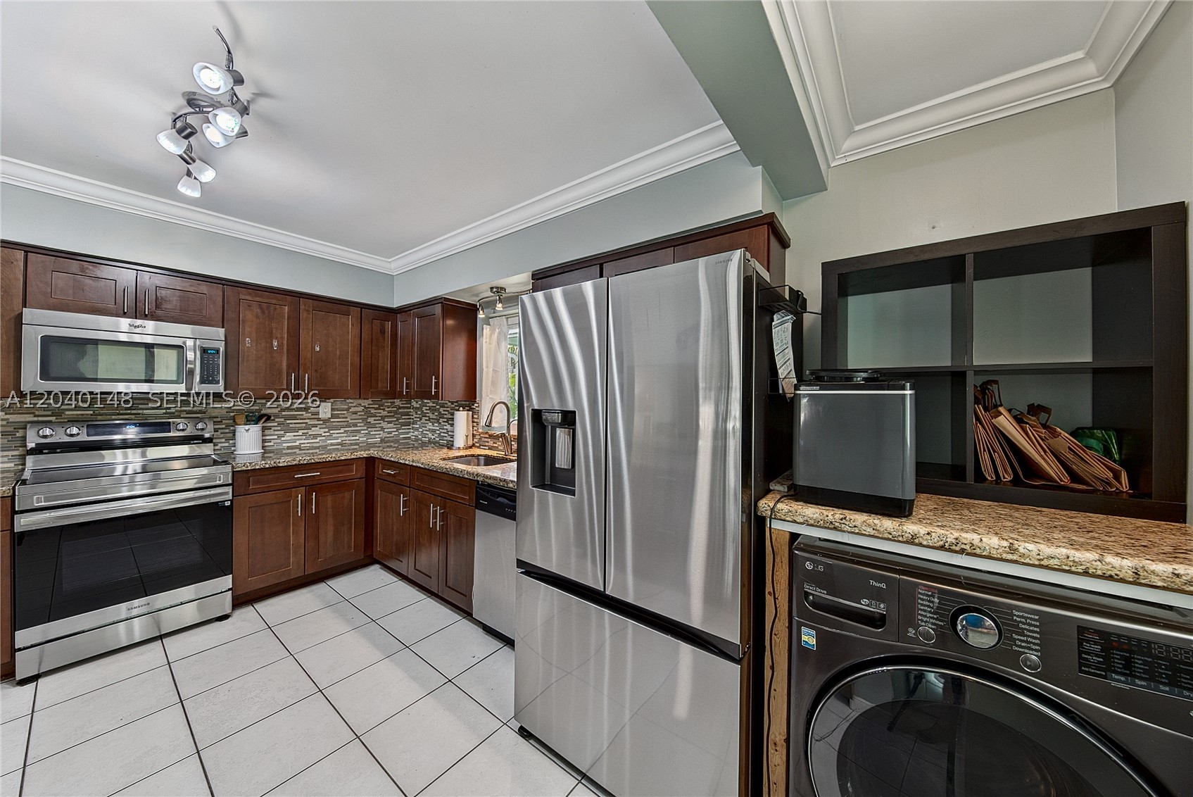LAUDERDALE BY THE SEA - Residential Income