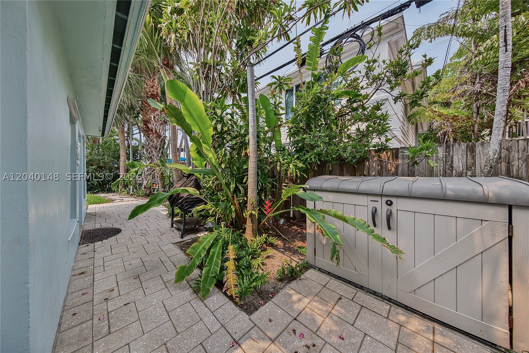 LAUDERDALE BY THE SEA - Residential Income