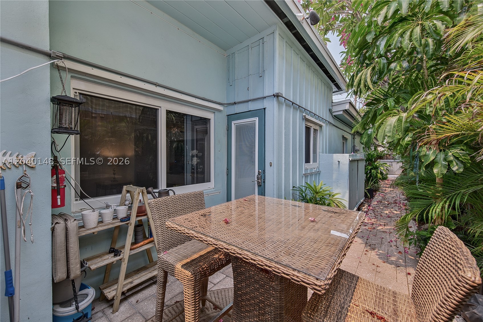 LAUDERDALE BY THE SEA - Residential Income