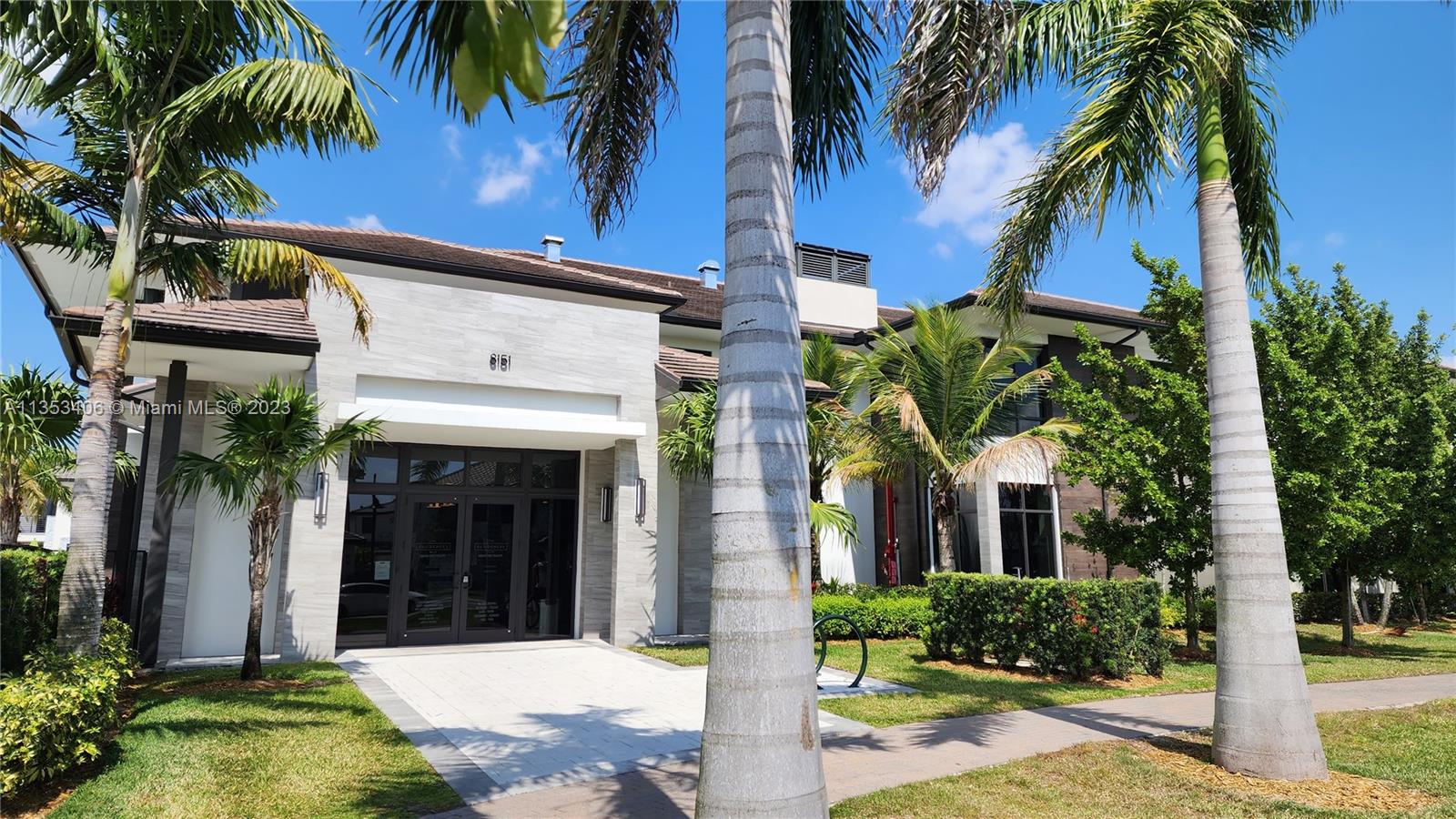 DOWNTOWN DORAL SOUTH PHAS - Residential Lease