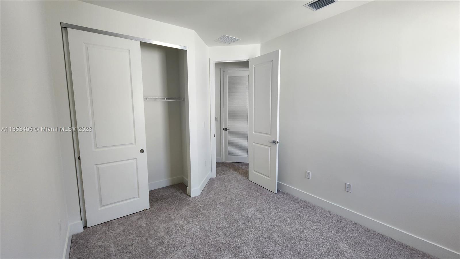 DOWNTOWN DORAL SOUTH PHAS - Residential Lease