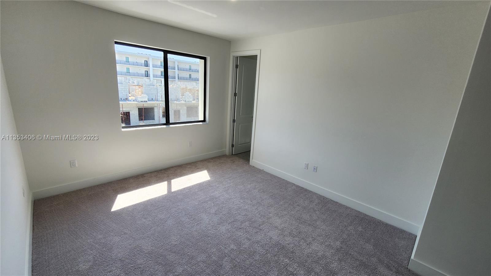 DOWNTOWN DORAL SOUTH PHAS - Residential Lease