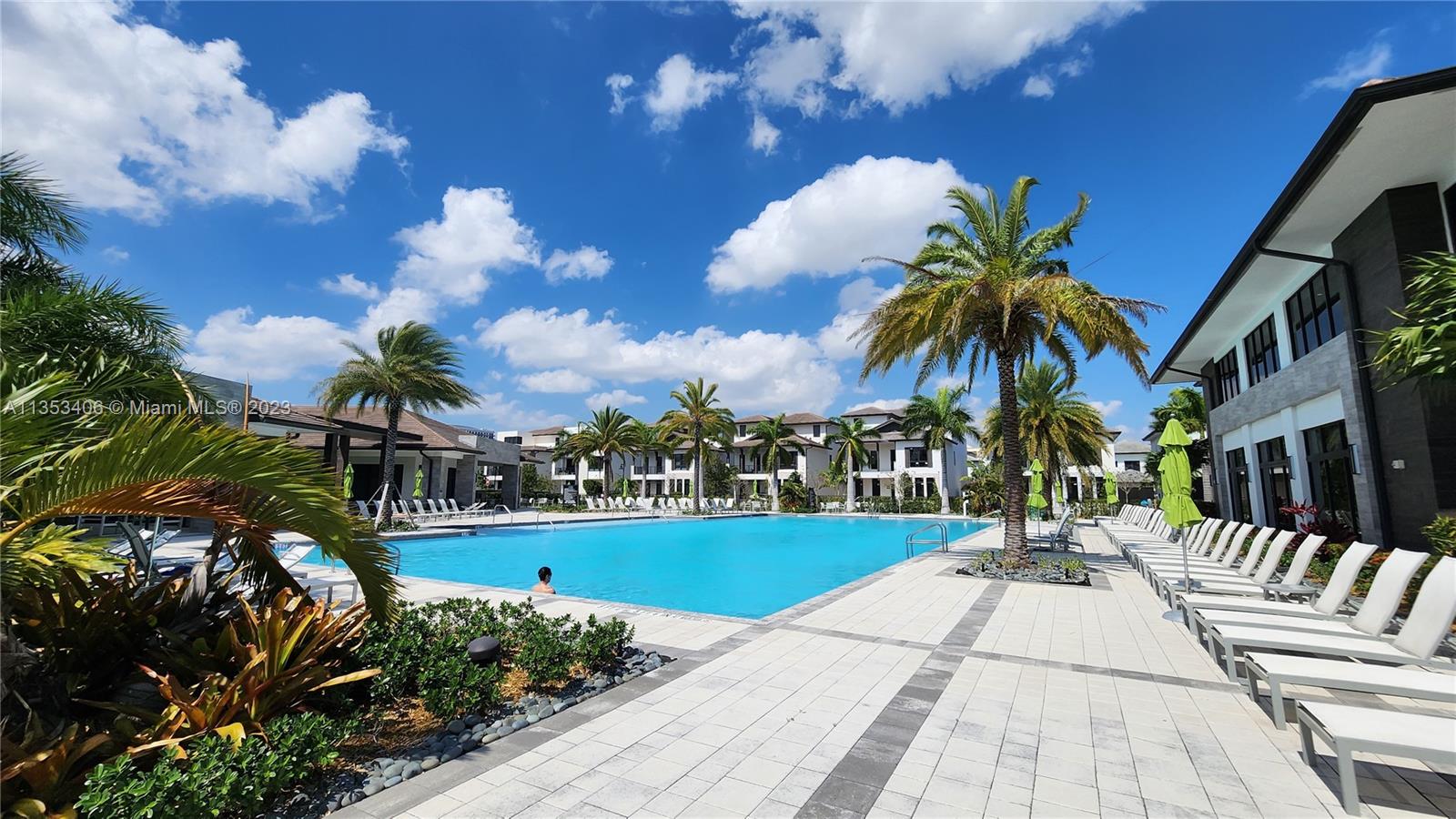 DOWNTOWN DORAL SOUTH PHAS - Residential Lease