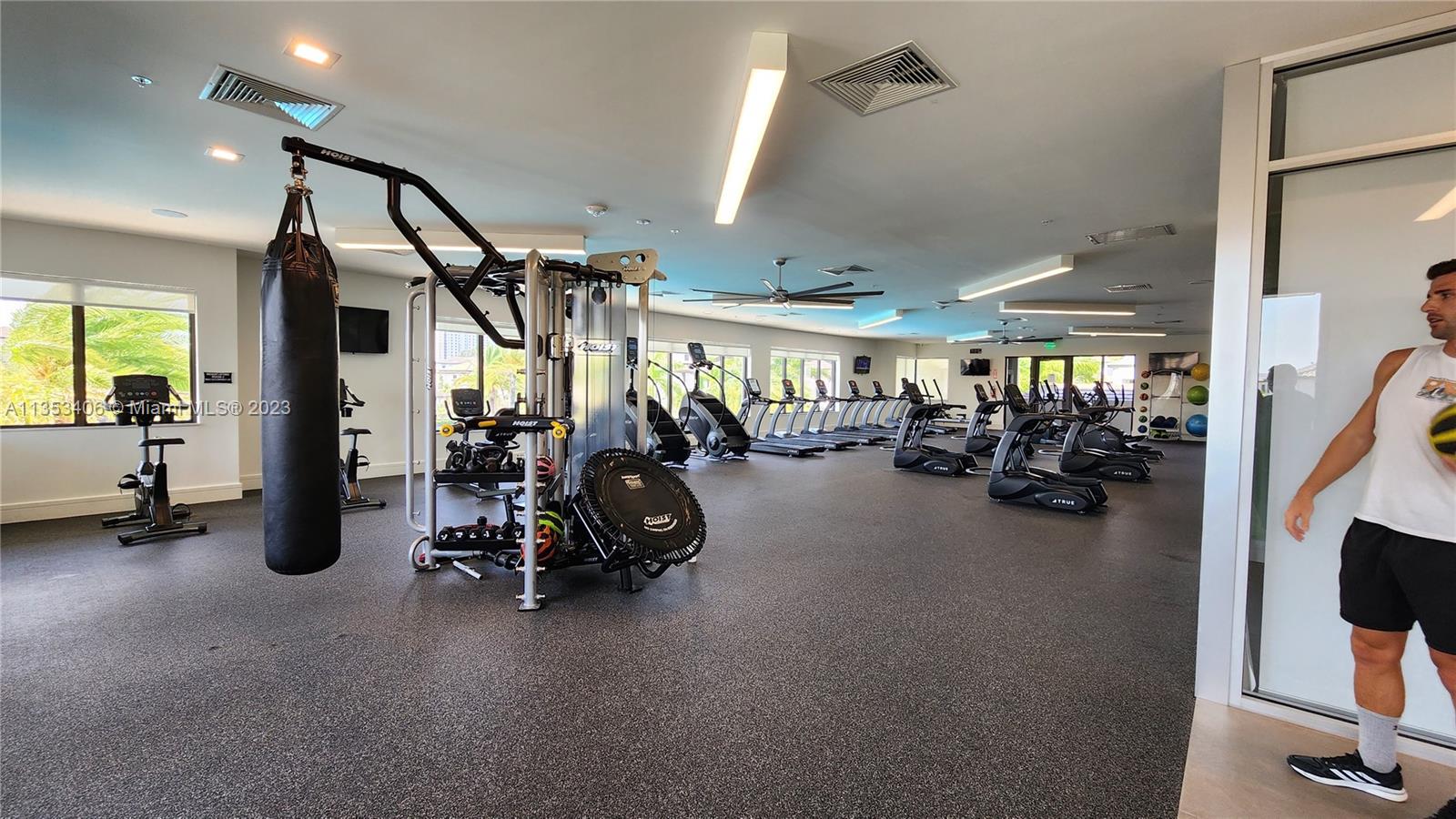 DOWNTOWN DORAL SOUTH PHAS - Residential Lease