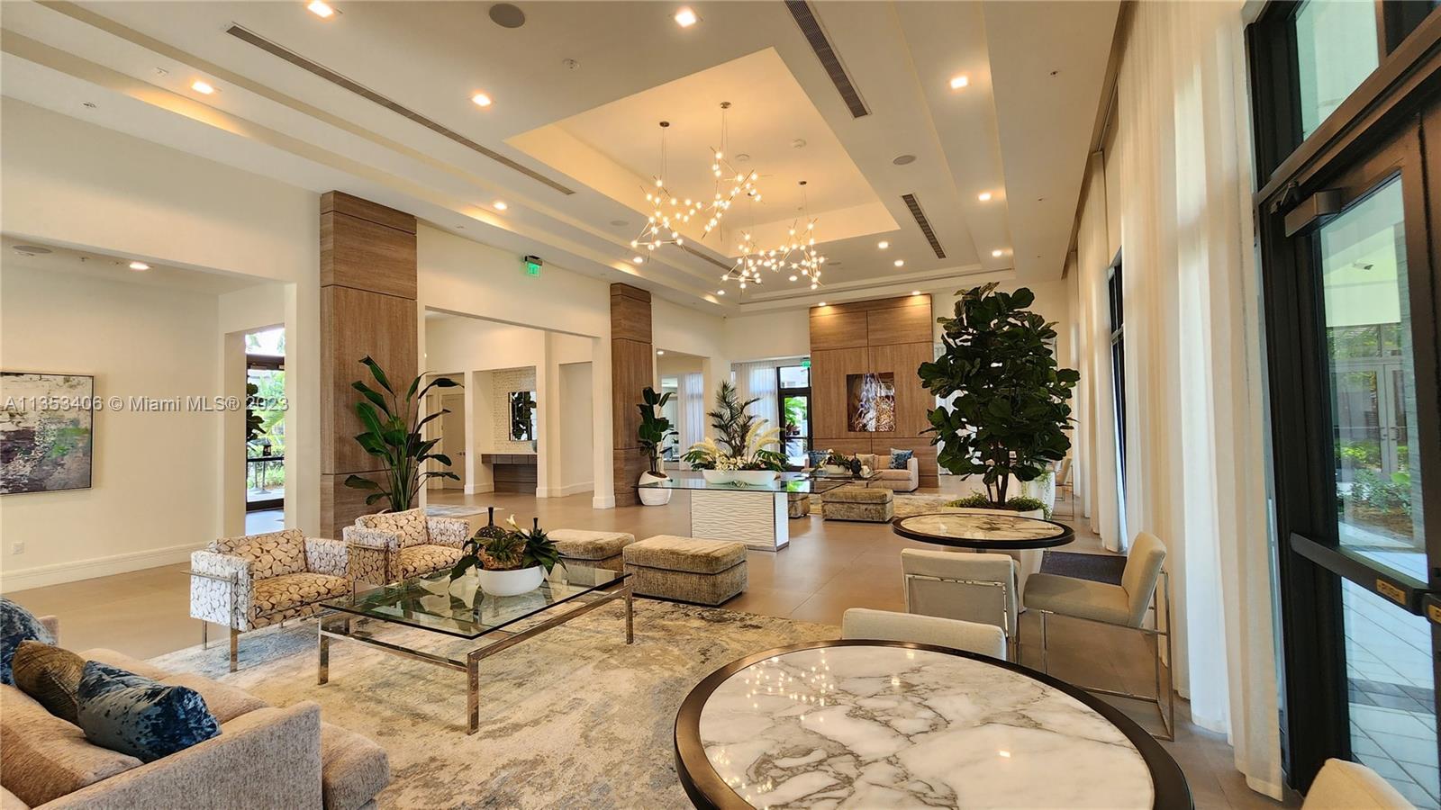 DOWNTOWN DORAL SOUTH PHAS - Residential Lease