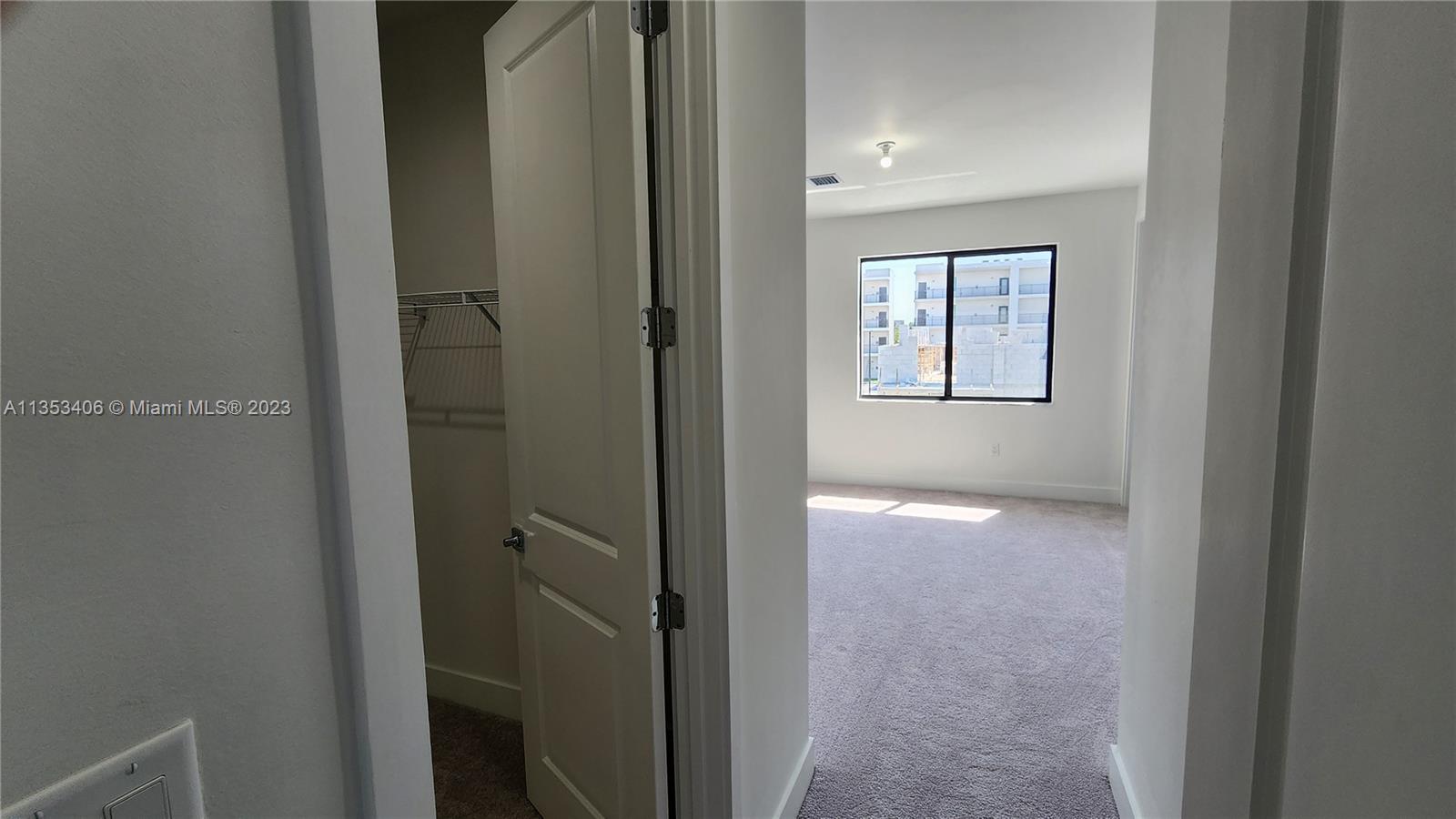 DOWNTOWN DORAL SOUTH PHAS - Residential Lease