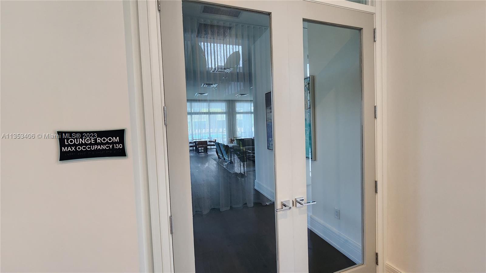 DOWNTOWN DORAL SOUTH PHAS - Residential Lease