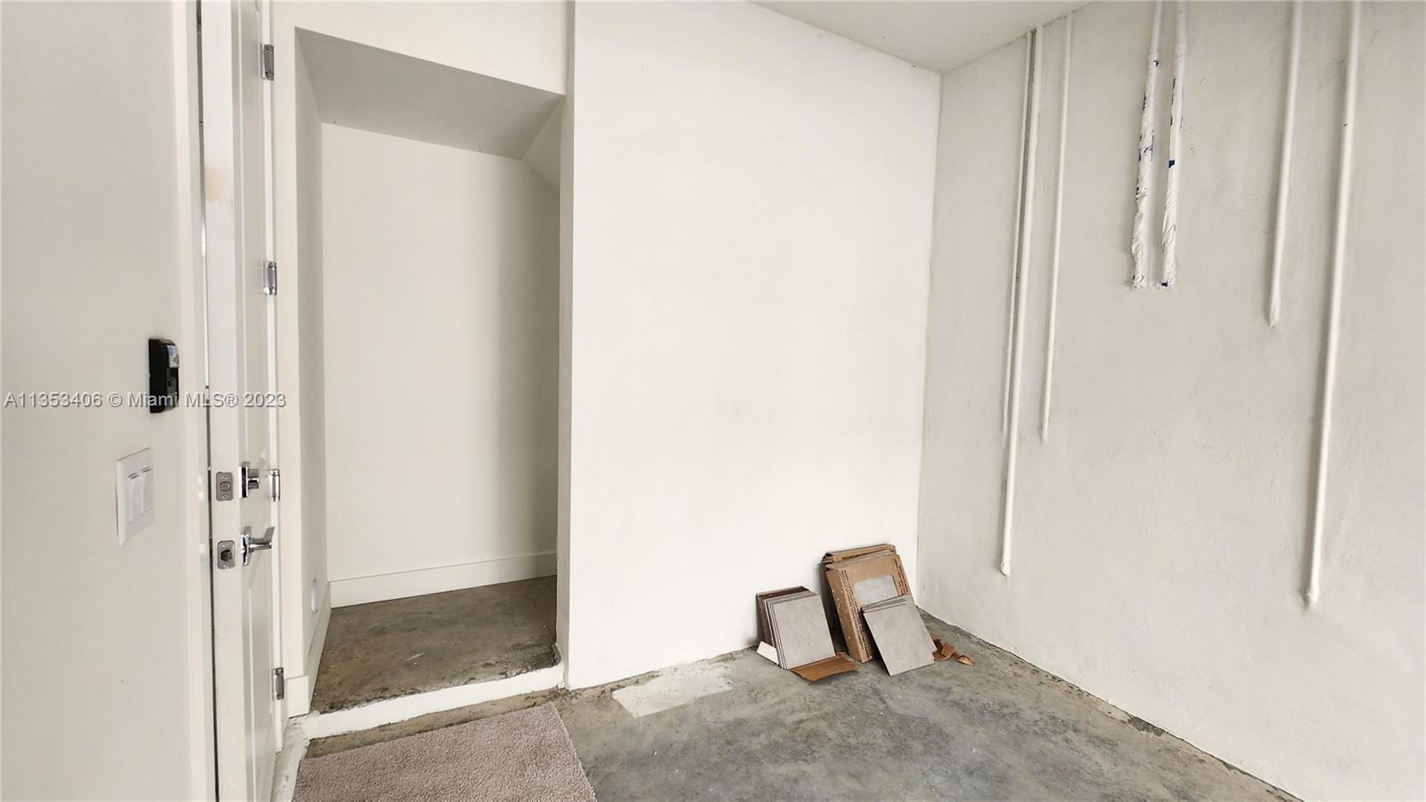 DOWNTOWN DORAL SOUTH PHAS - Residential Lease