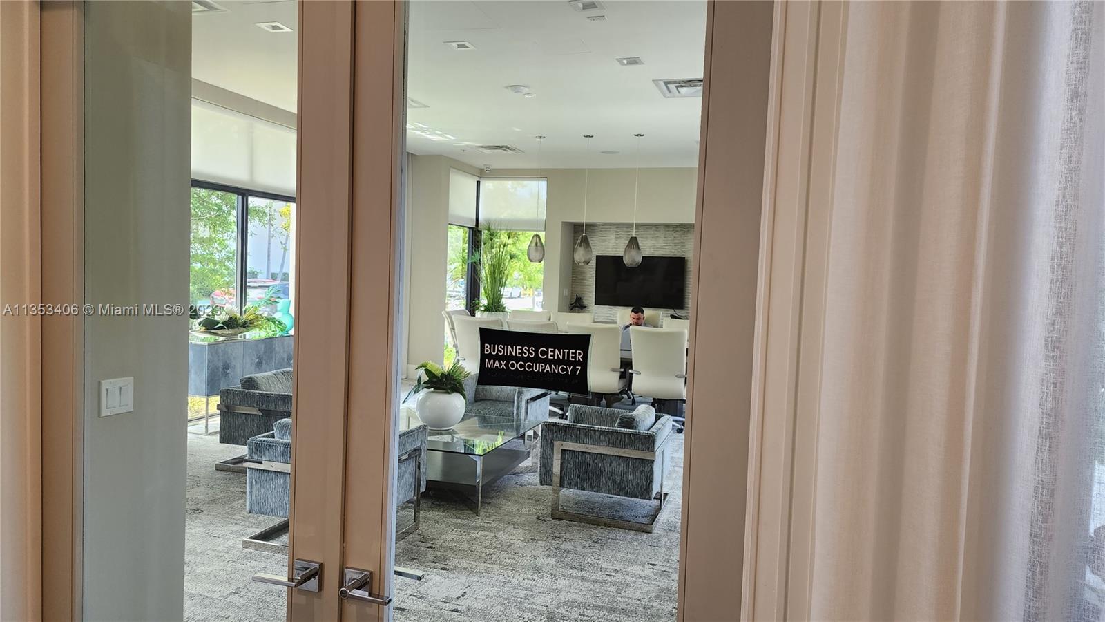 DOWNTOWN DORAL SOUTH PHAS - Residential Lease