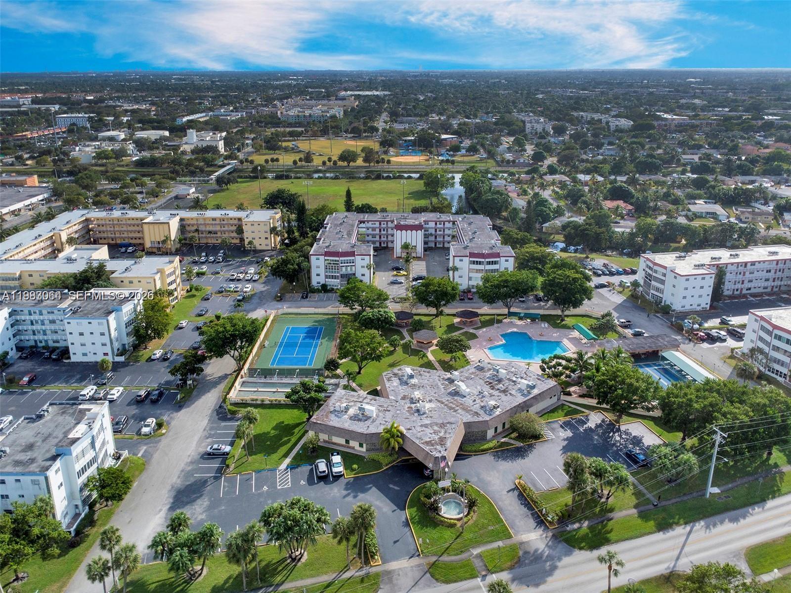 GARNET CONDO - Residential