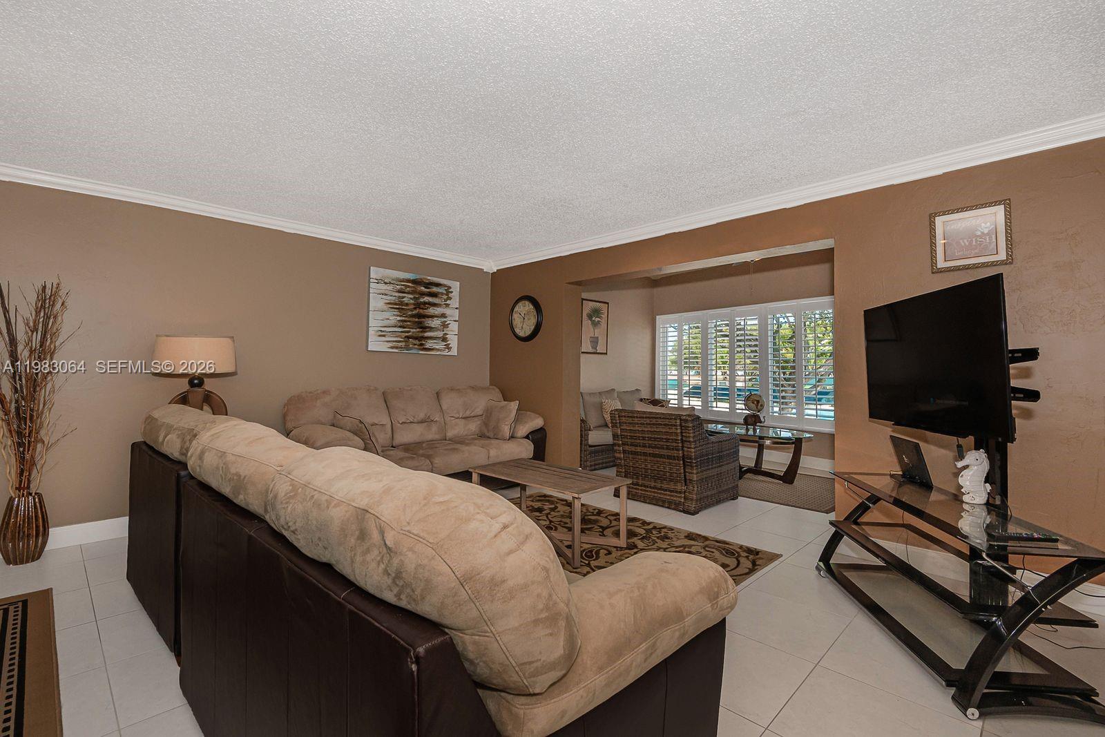 GARNET CONDO - Residential