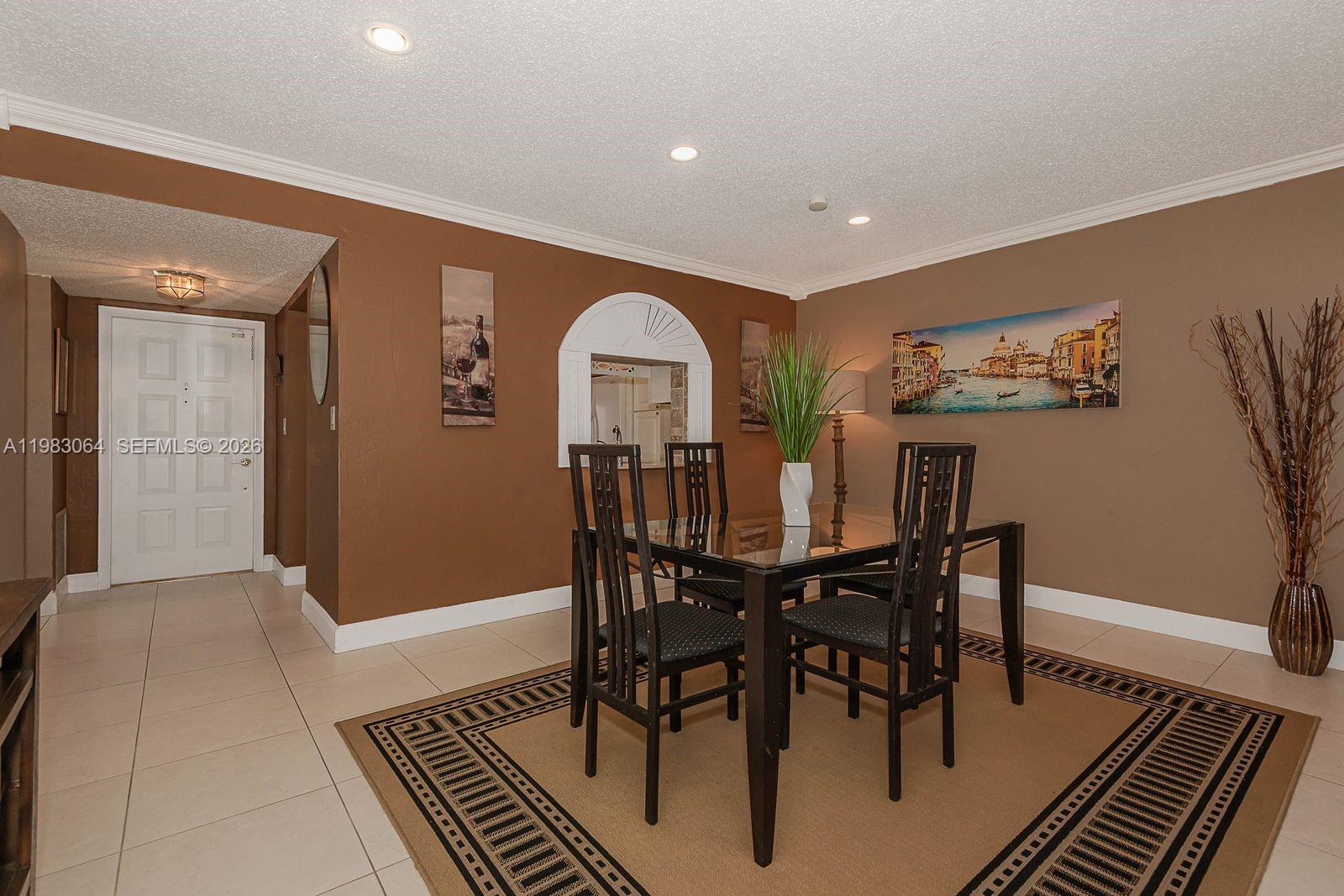 GARNET CONDO - Residential