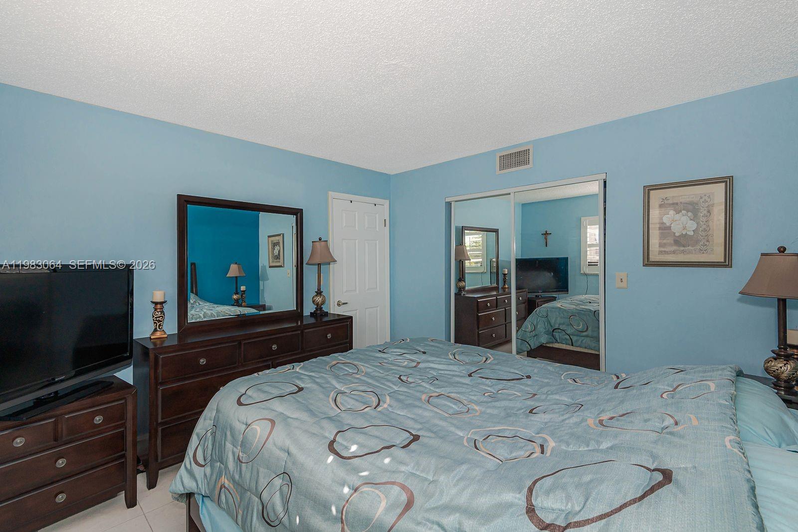 GARNET CONDO - Residential