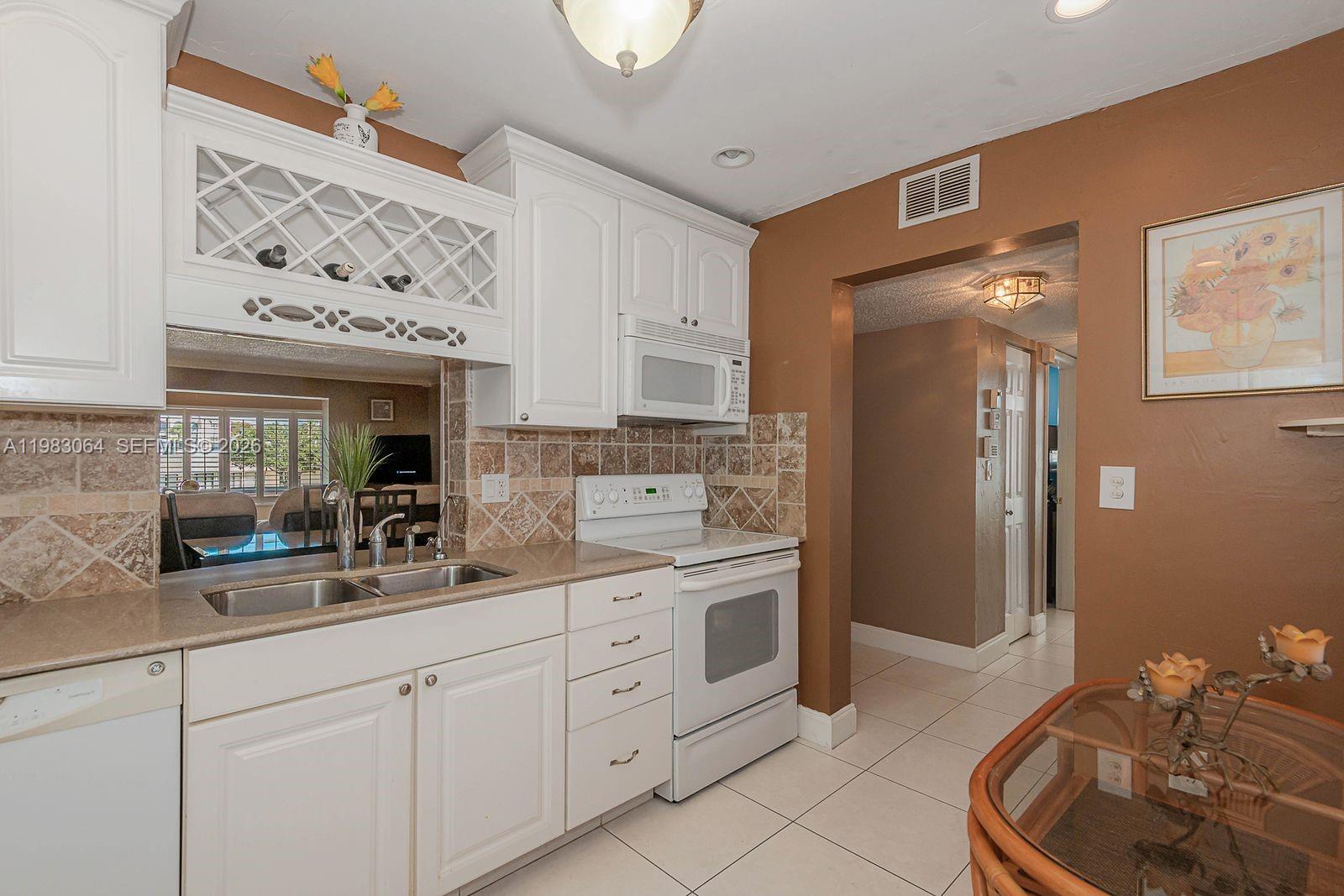 GARNET CONDO - Residential