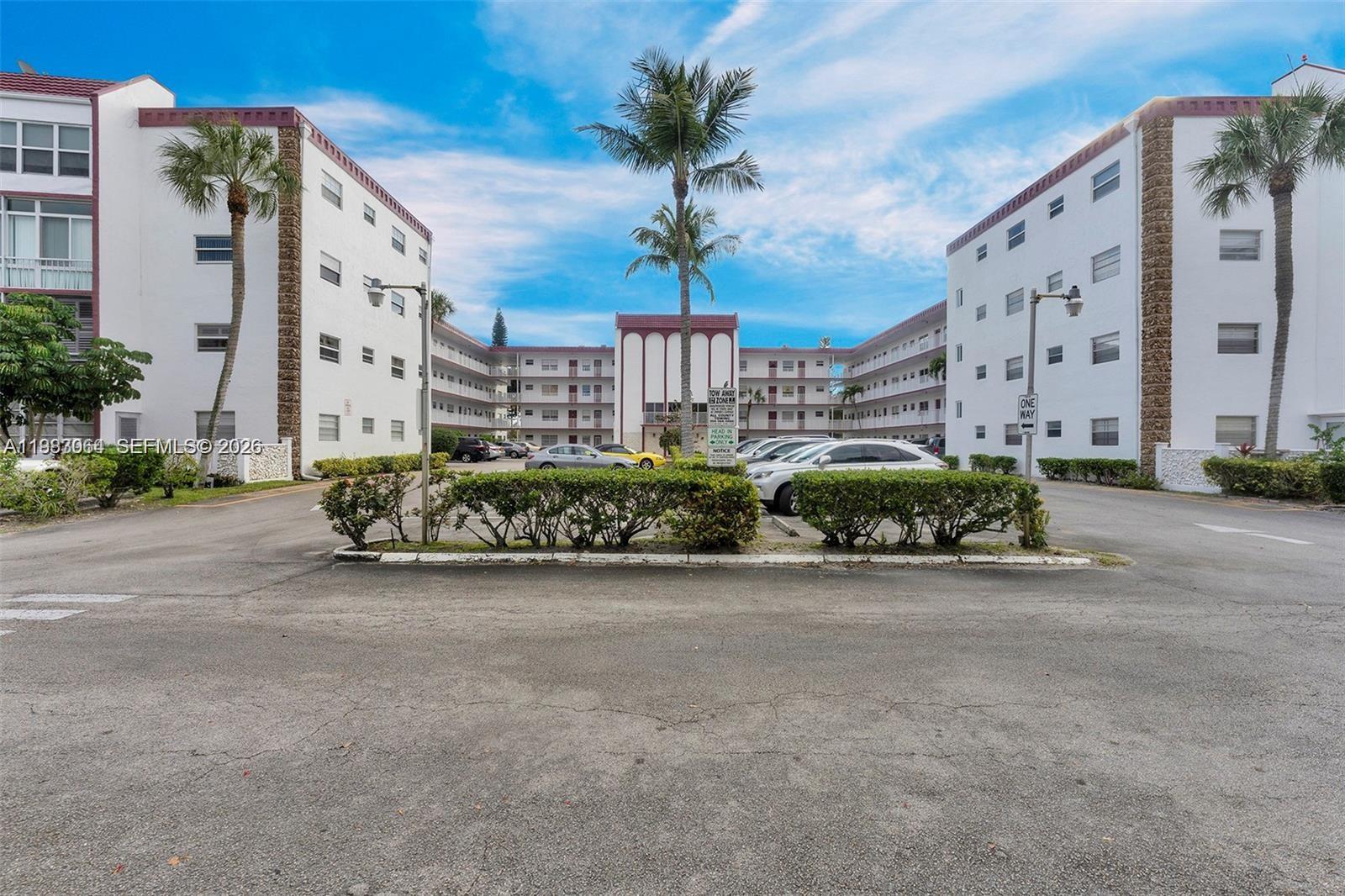 GARNET CONDO - Residential