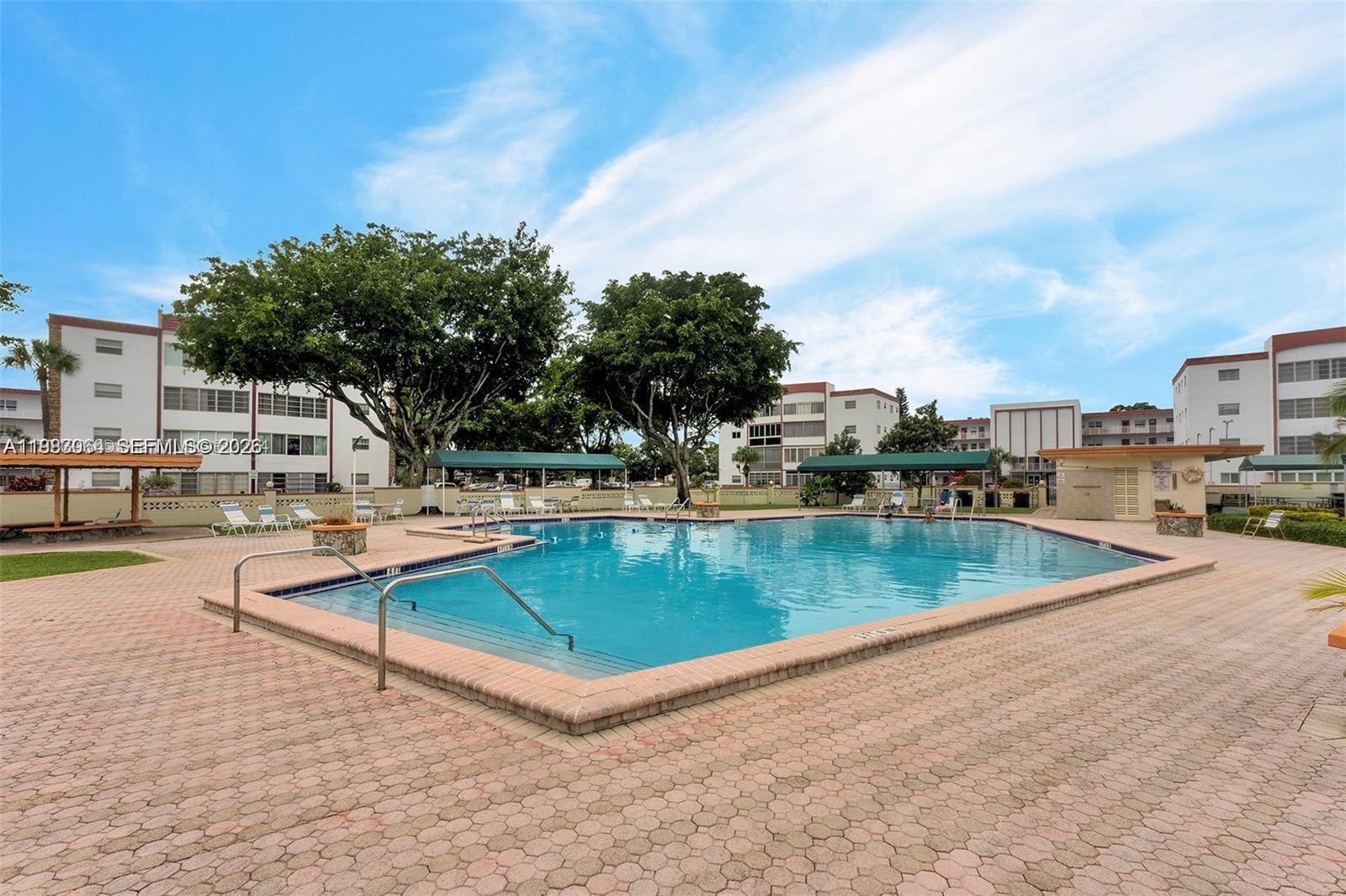 GARNET CONDO - Residential