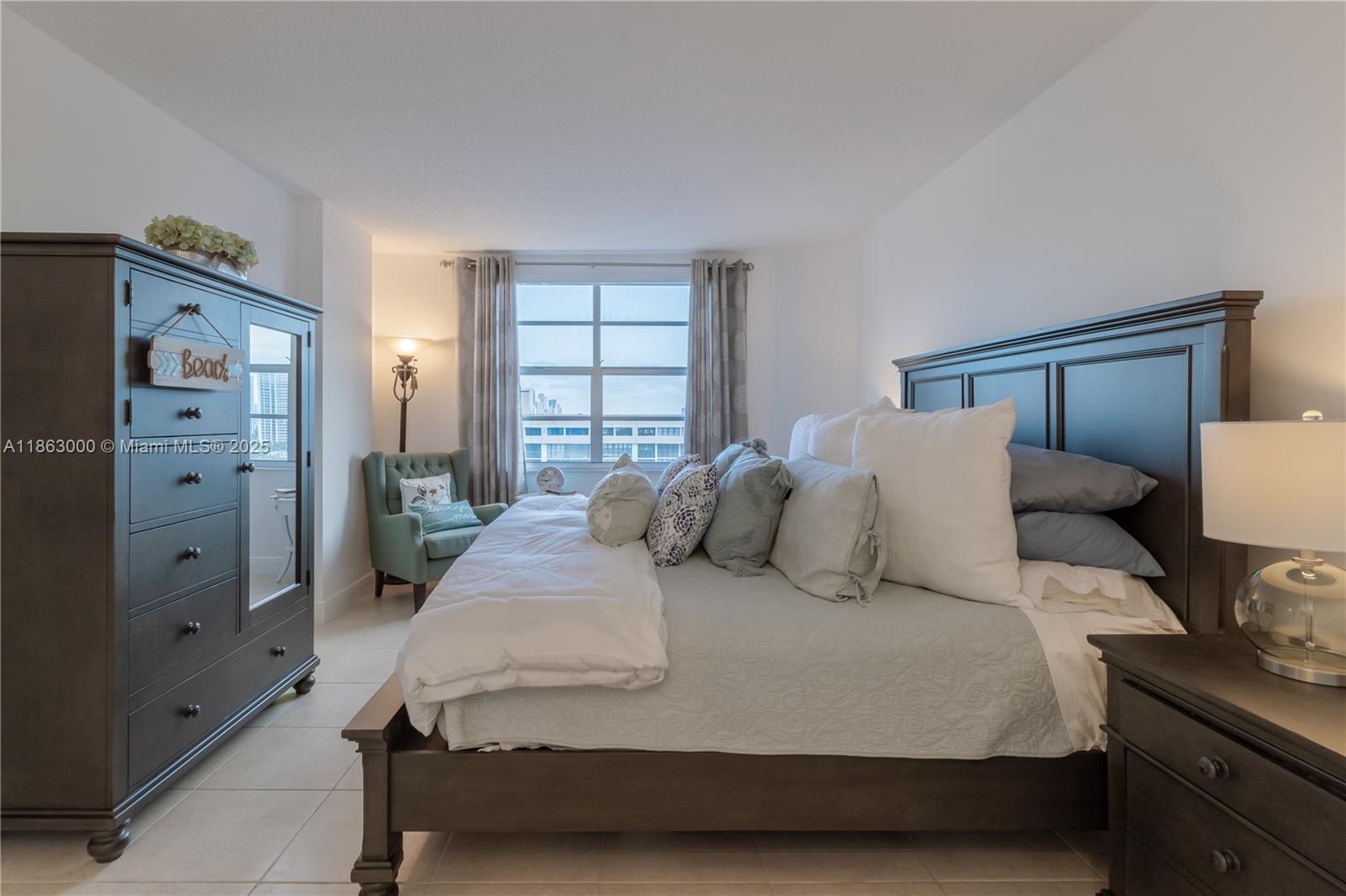 HEMISPHERES CONDO - Residential