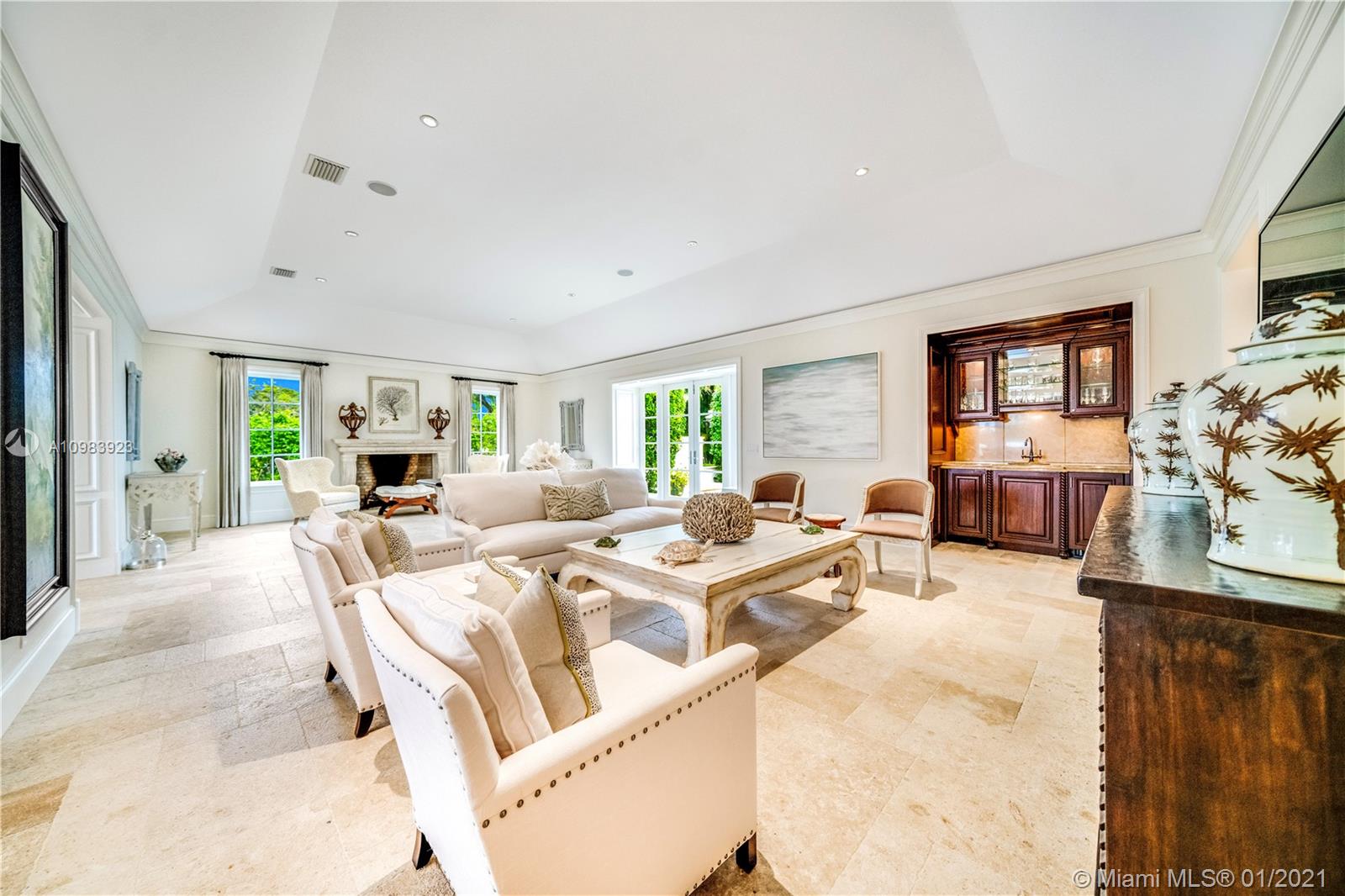 MC LOUTH - Residential
