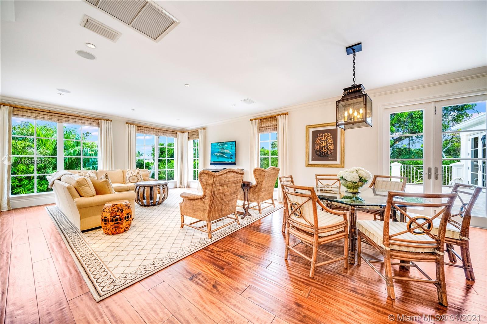 MC LOUTH - Residential
