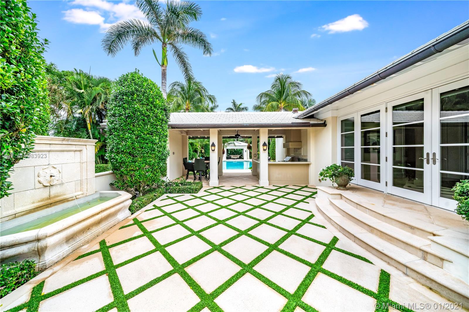 MC LOUTH - Residential