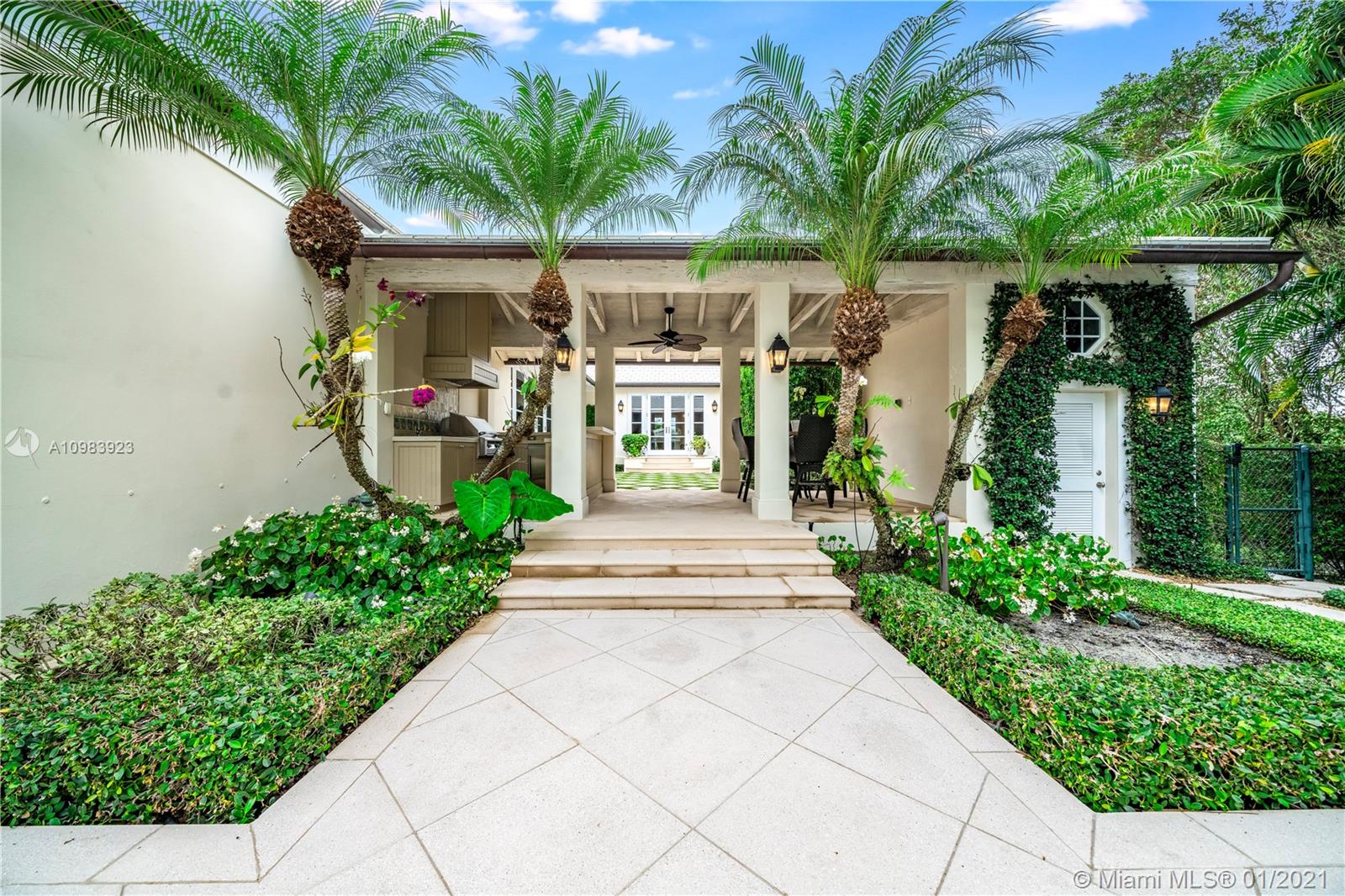 MC LOUTH - Residential