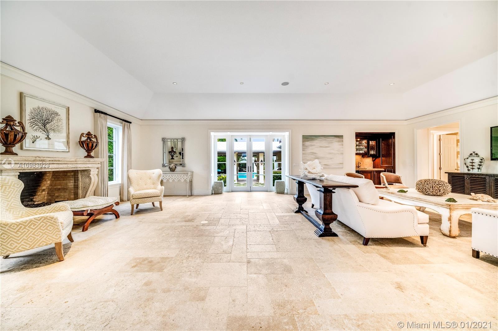 MC LOUTH - Residential